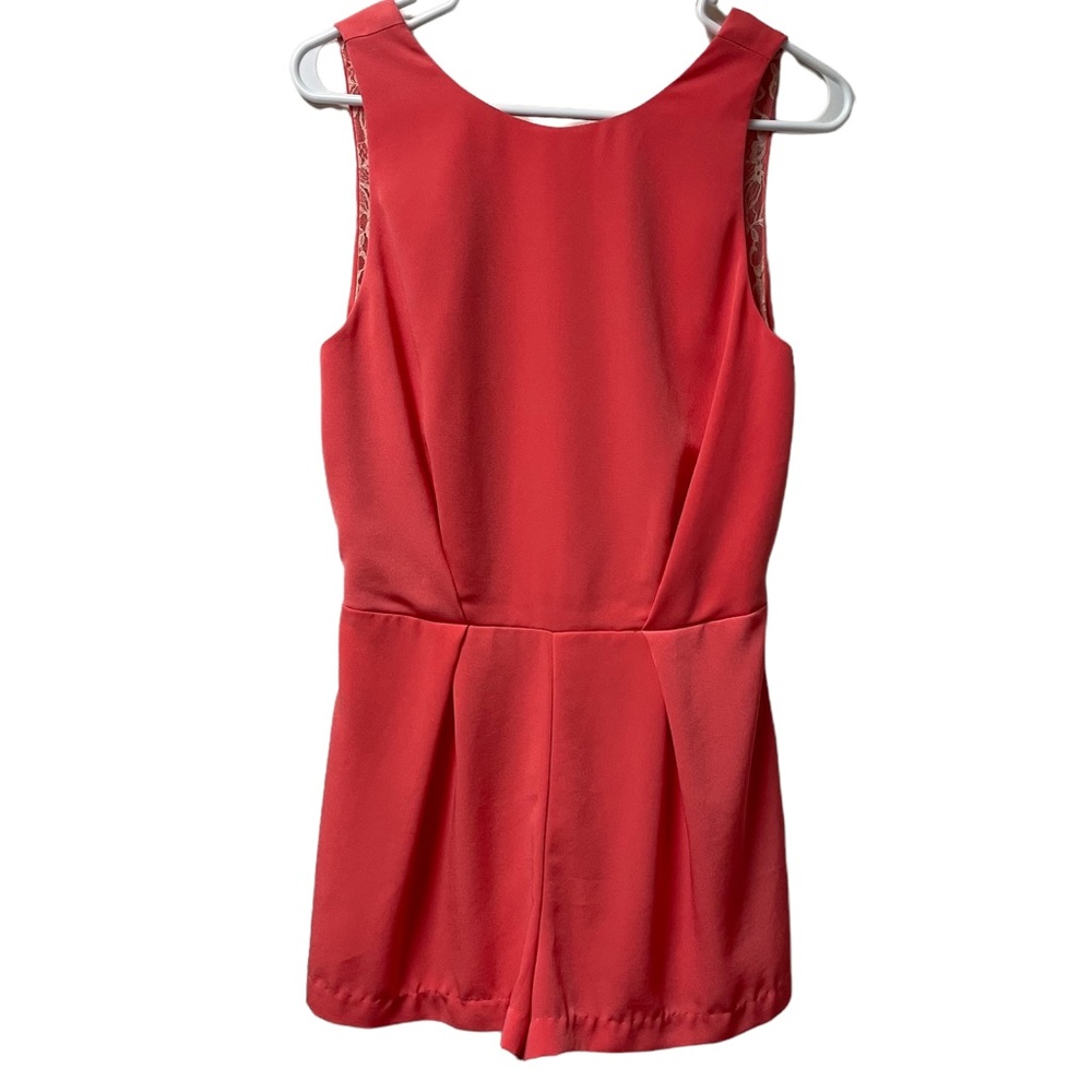 ASTR The Label Coral Sleeveless Lace Festive Party Flirty Happy Romper Small EUC